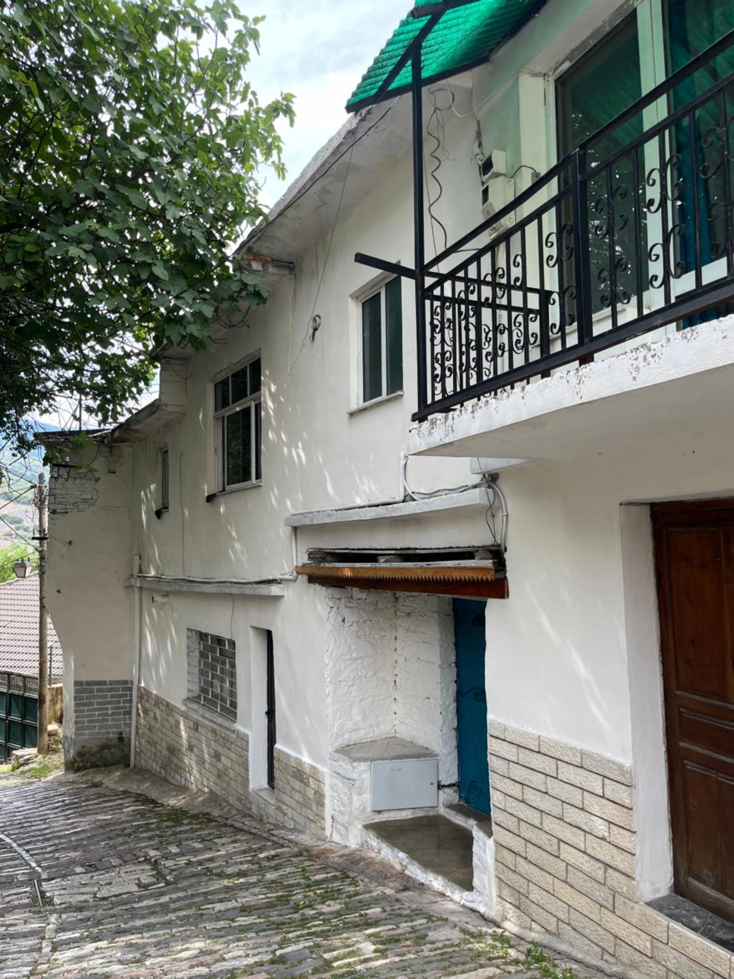 Vrenjo Guesthouse Gjirokastër Exterior foto